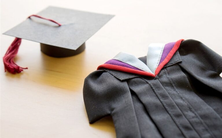 How to Get Wrinkles Out of Graduation Gown Without Damaging the Fabric or Losing Time