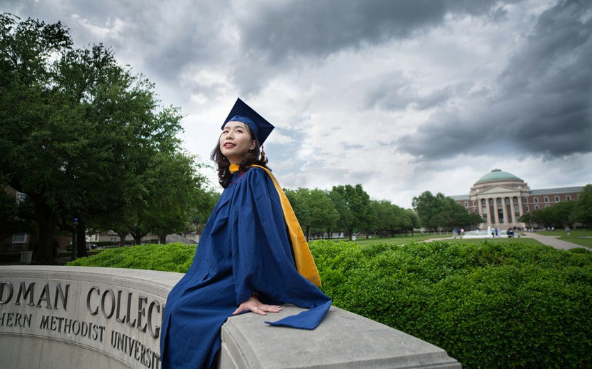 what is a graduation hood