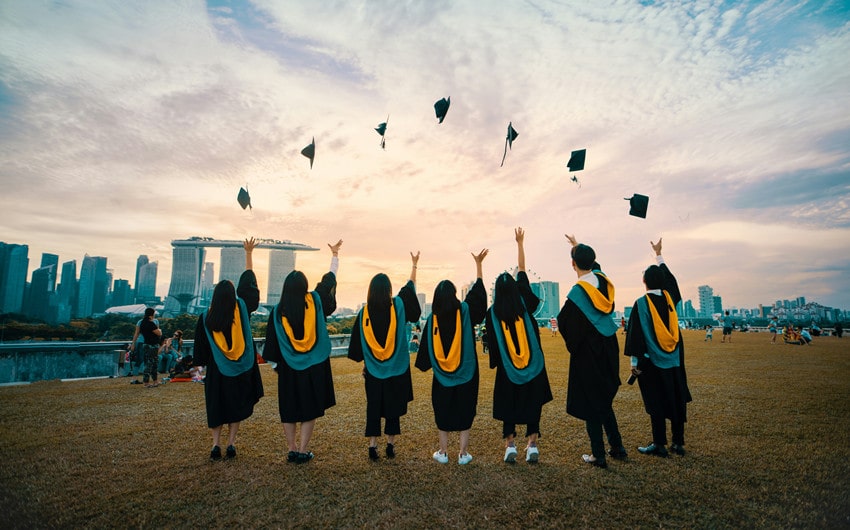 what is the difference between commencement and graduation