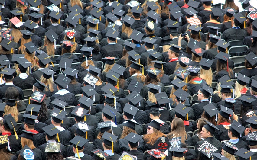 what is the difference between commencement and graduation