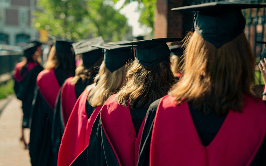 why do some colleges have low graduation rates