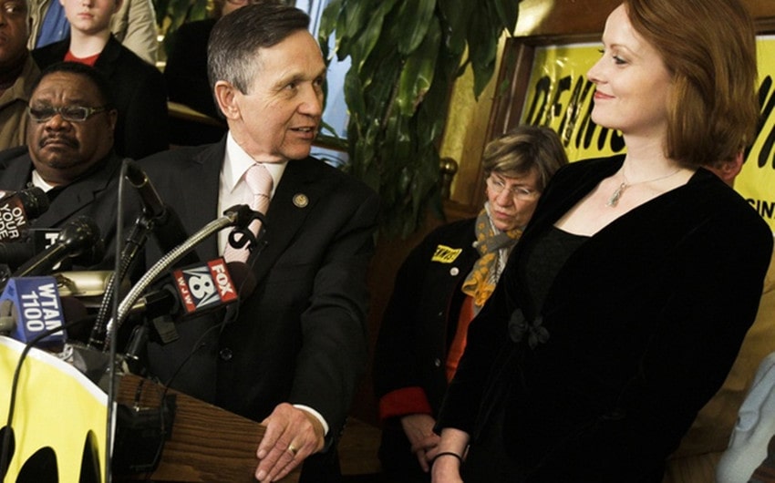 dennis kucinichs wife