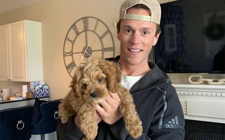 jonathan toews wife