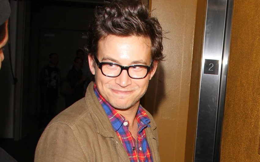 jonathan taylor thomas wife