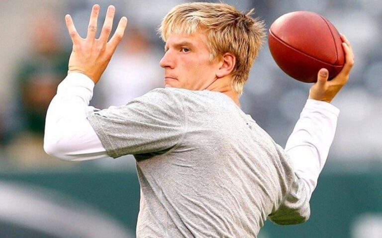 matt simms wife